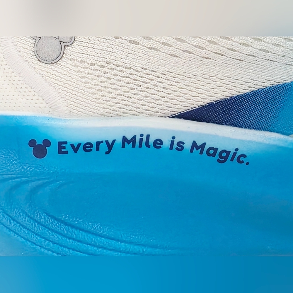 Brooks Adrenaline GTS25 MICKEY RunDisney 2026 Walt World Men's 8.5 Medium D New - Picture 15 of 16